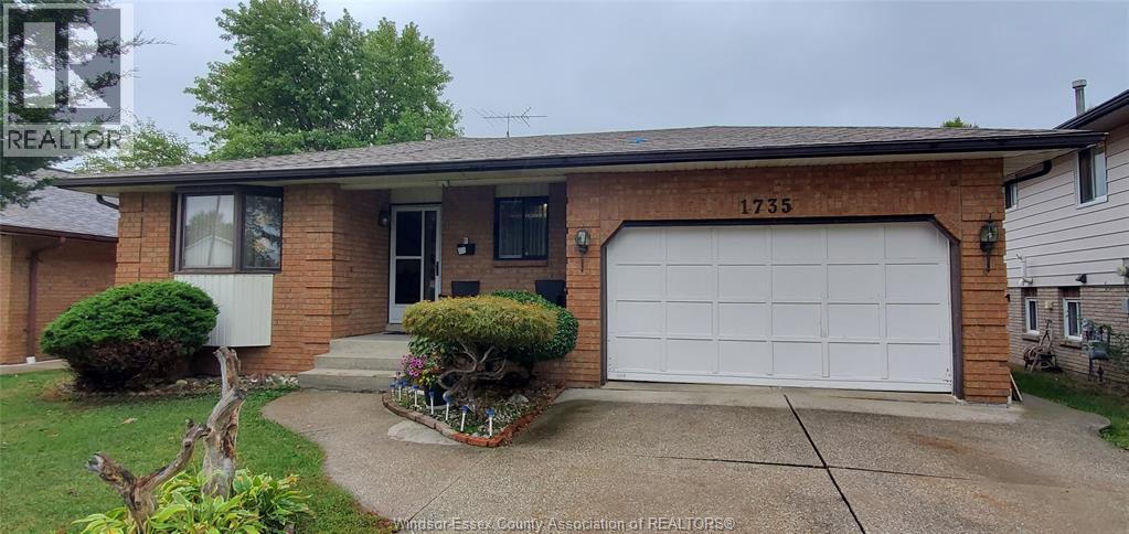 1735 Homestead Ln, Lasalle, ON N9H 2C7