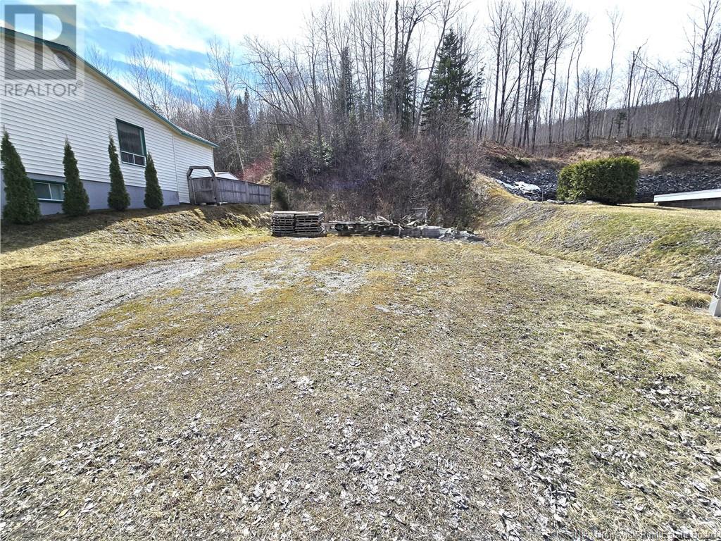 578 Canada Rd, Edmundston, NB E3V 1W4