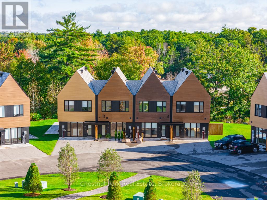 29 Rockmount Cres, Gravenhurst, ON P1P 0A2