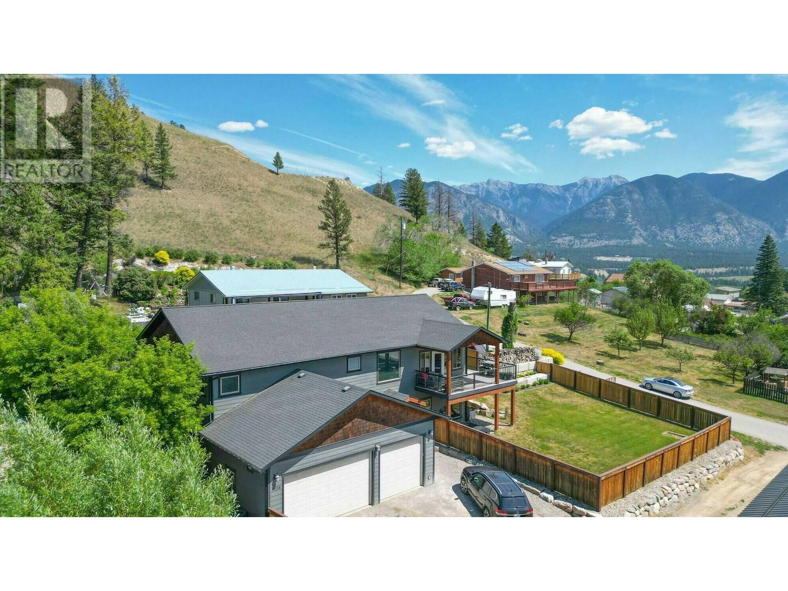 9175 West Ave, Wilmer, BC V0A 1K5
