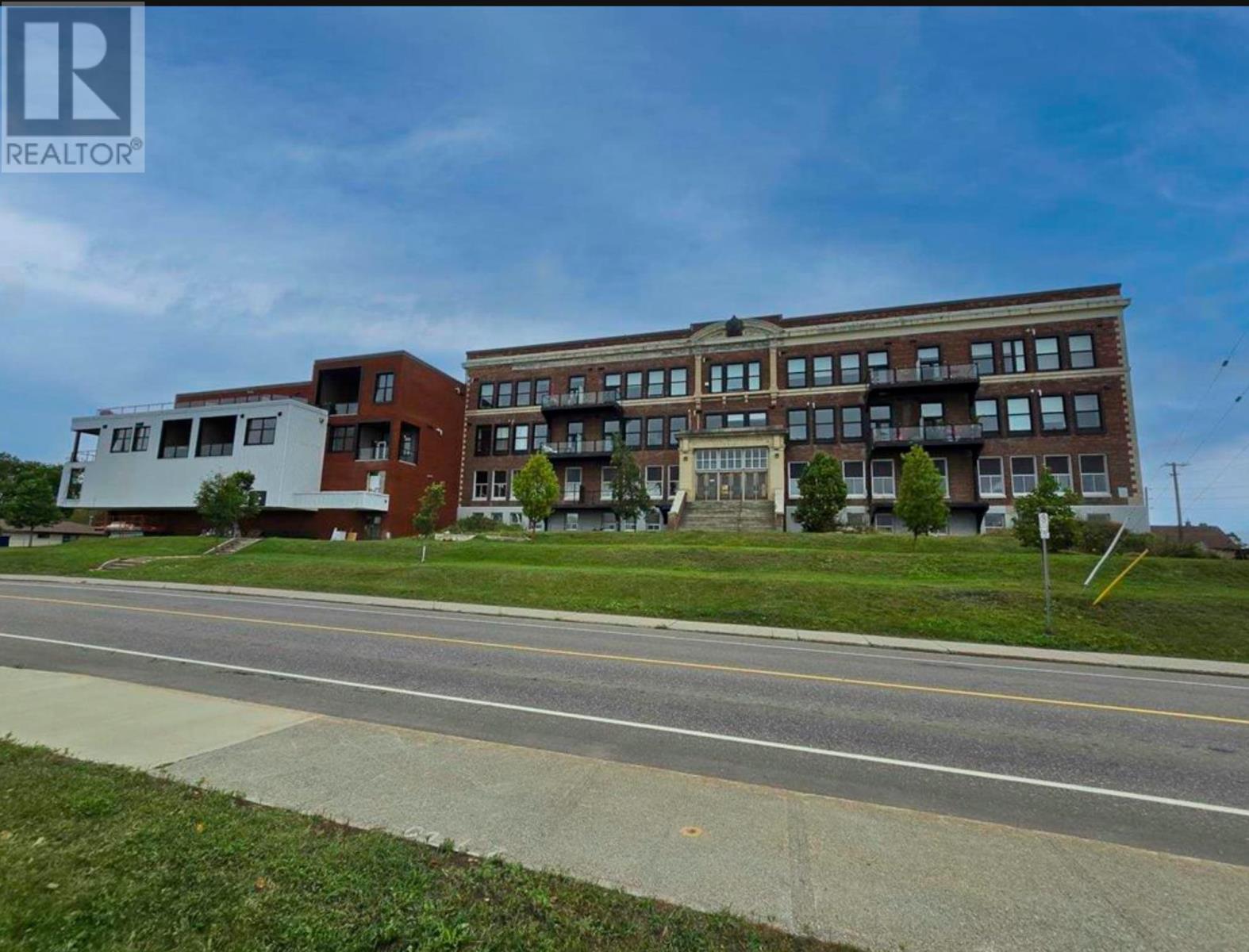 96 High St, Thunder Bay, ON P7A 5R3