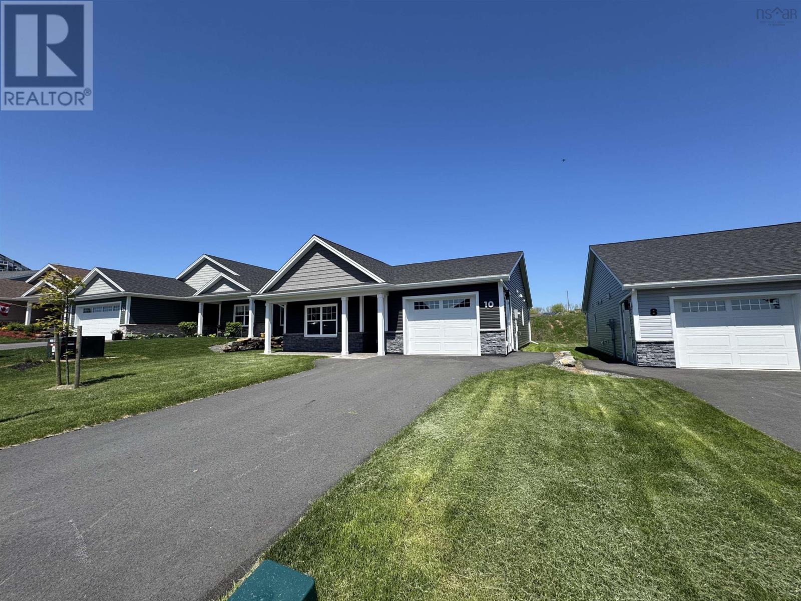 10 Elizabeth Ave, Garlands Crossing, NS B0N 2T0