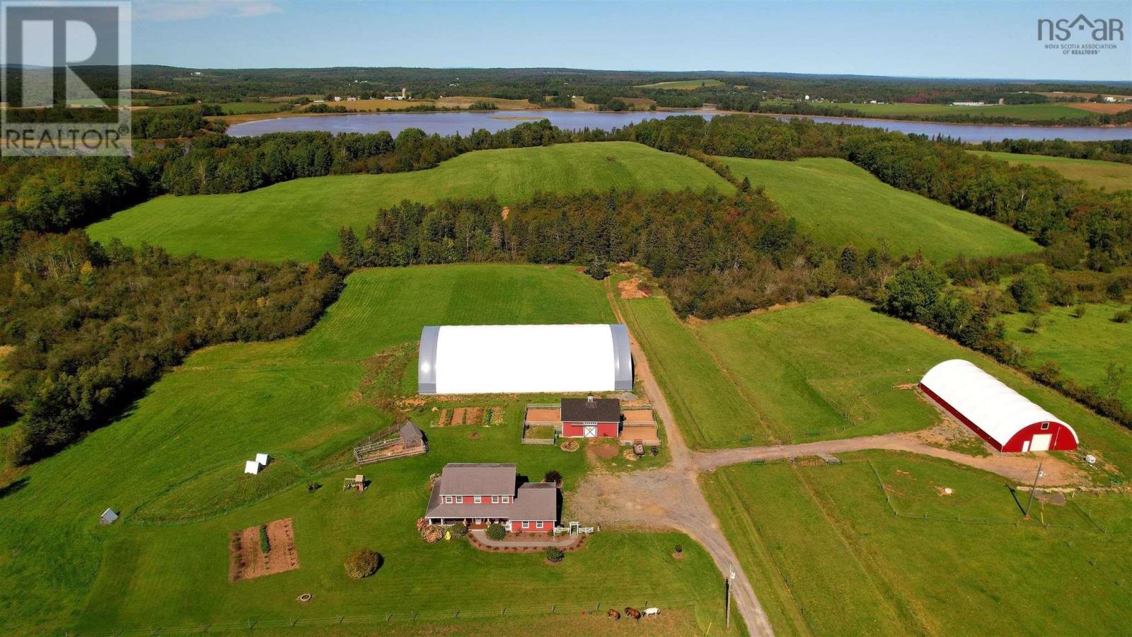 697 Belmont Rd, West Hants, NS B0N 2A0