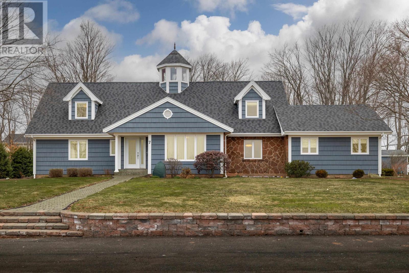 7 Glynwood Dr, Charlottetown, PE C1A 6J7