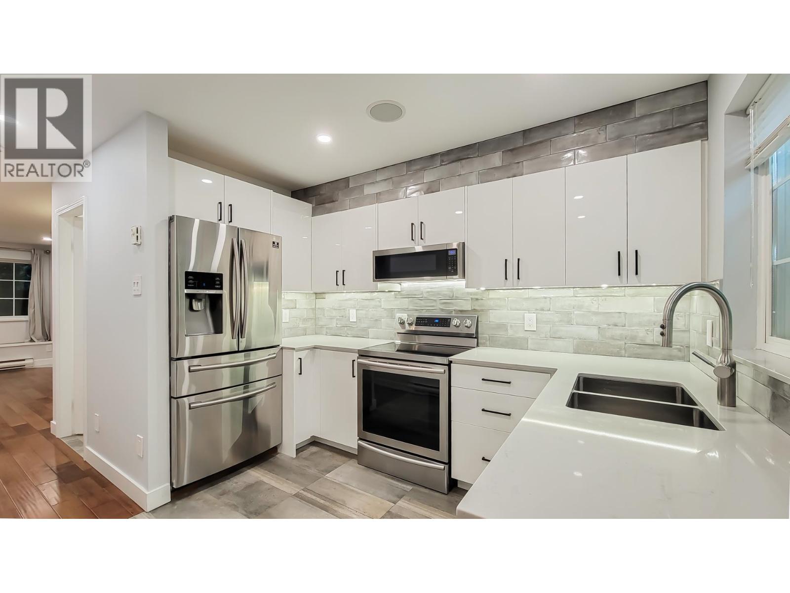 1561 Booth Avenue Unit 17, Coquitlam, BC V3K 6Z9