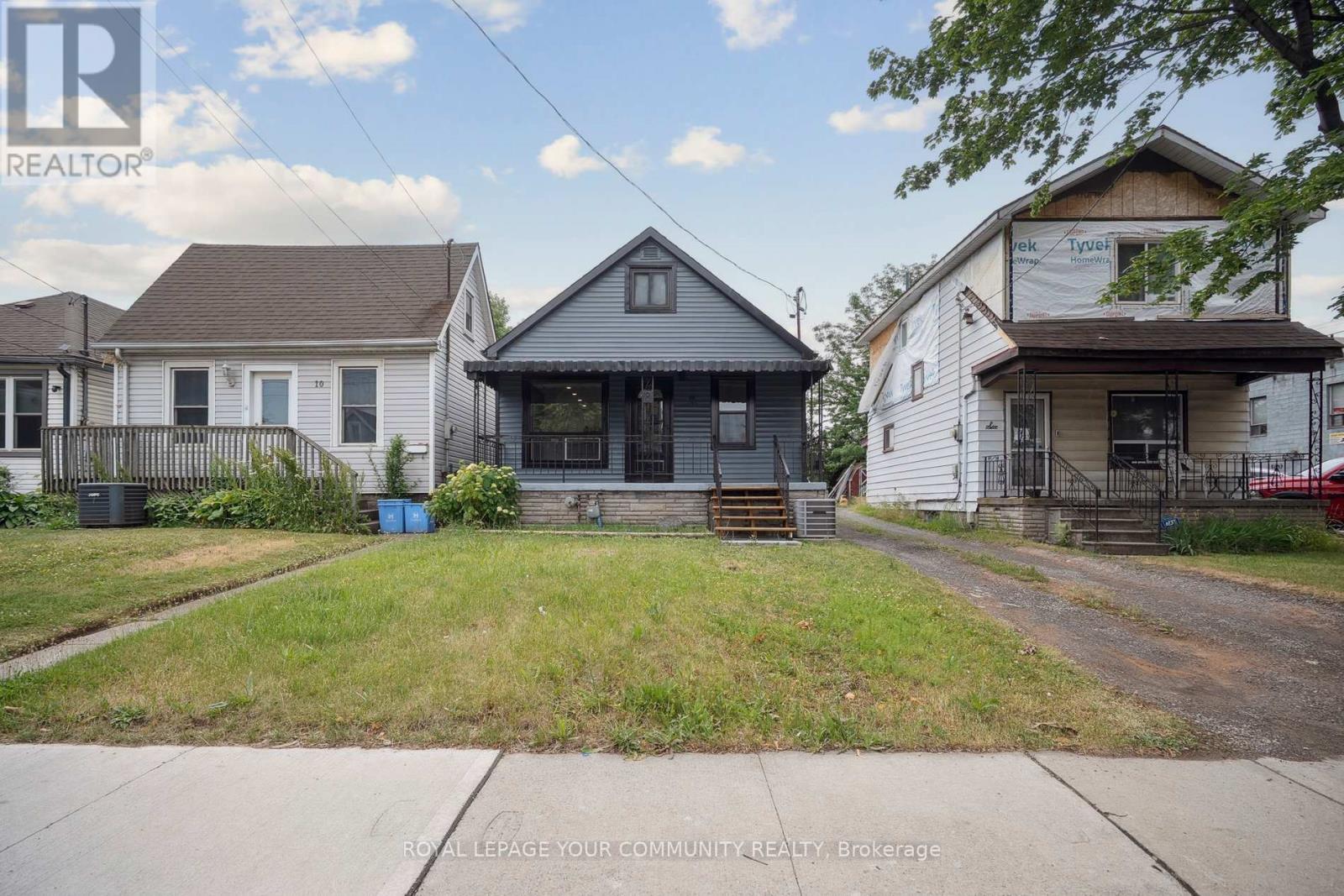 8 Merchison Ave, Hamilton, ON L8H 3C9