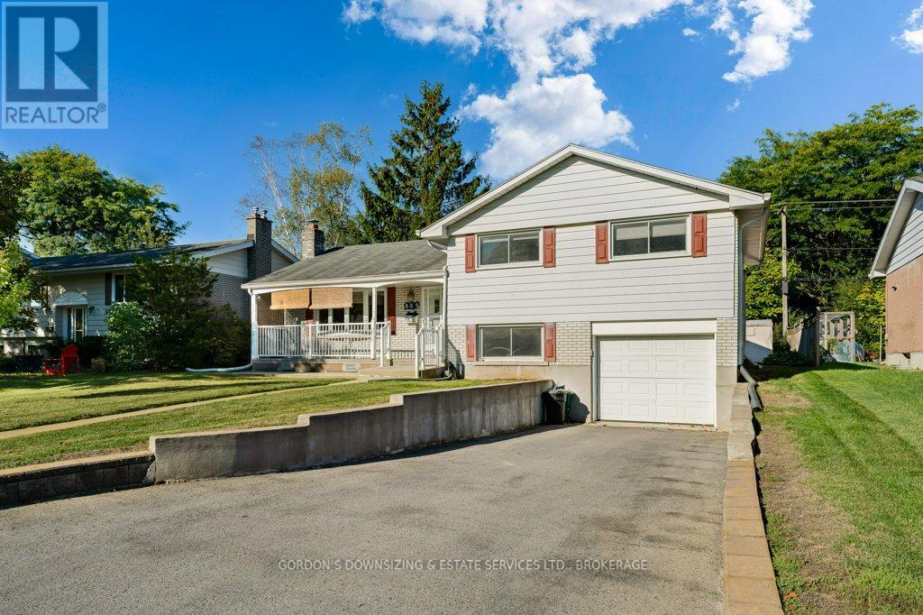 869 Haverhill Dr, Kingston, ON K7M 4V1