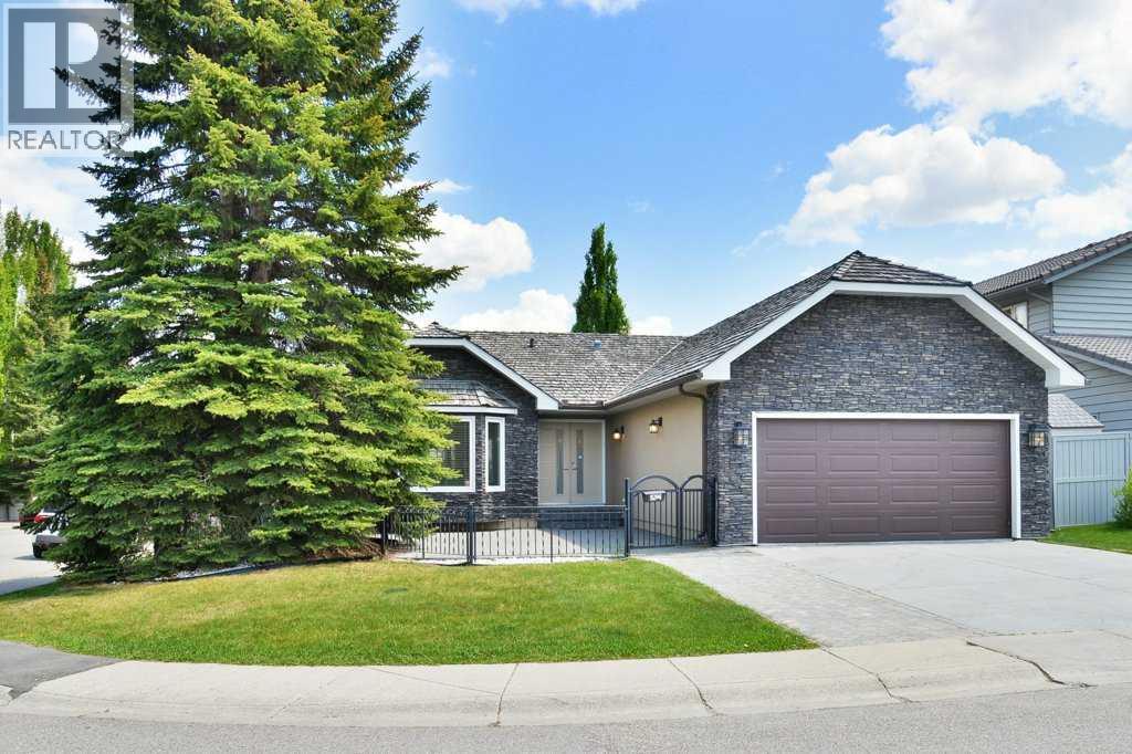 9204 Oakmount Dr SW, Calgary, AB T2V 4X9