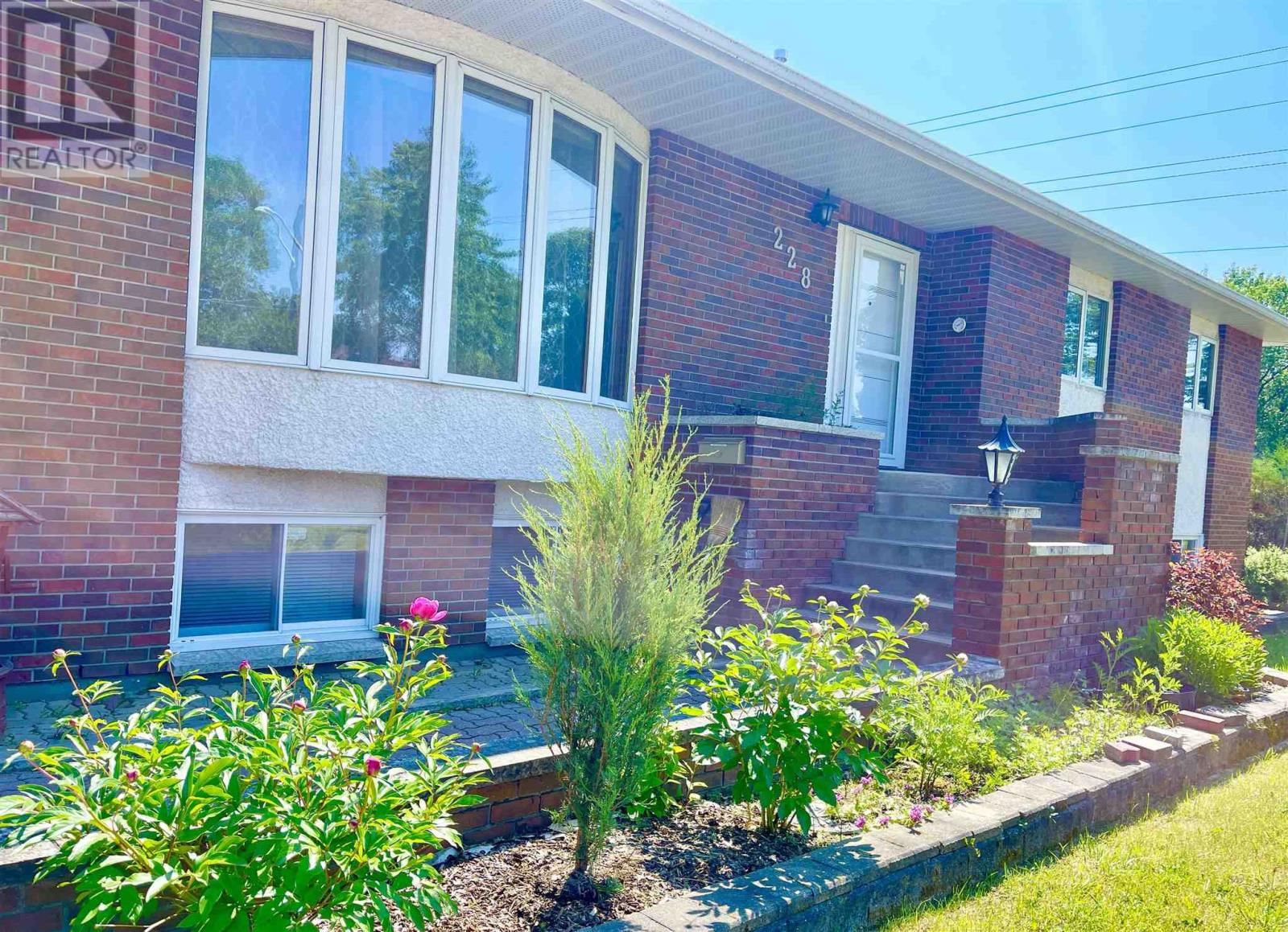 228 Taylor St, Dryden, ON P8N 1M6