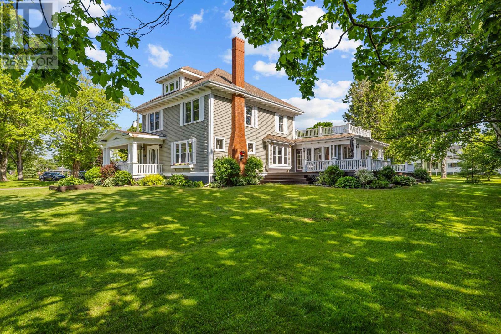 141 Victoria Rd, Summerside, PE C1N 2G6