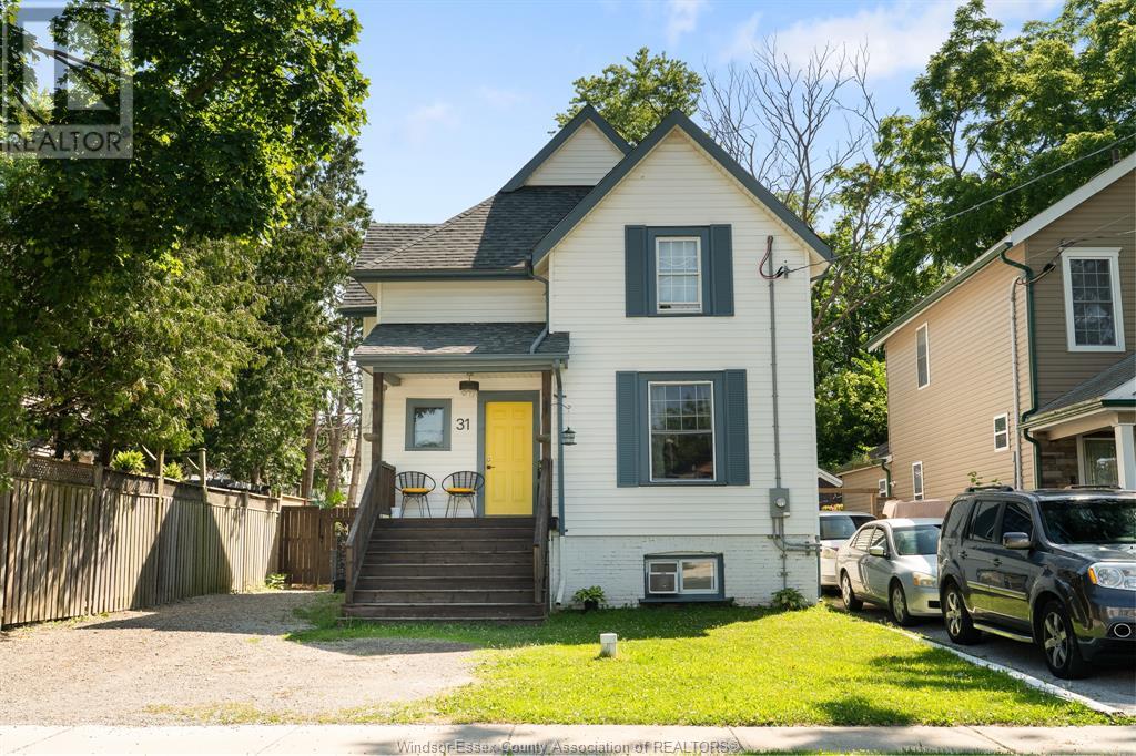 31 Adelaide St N, Chatham, ON N7M 4K2
