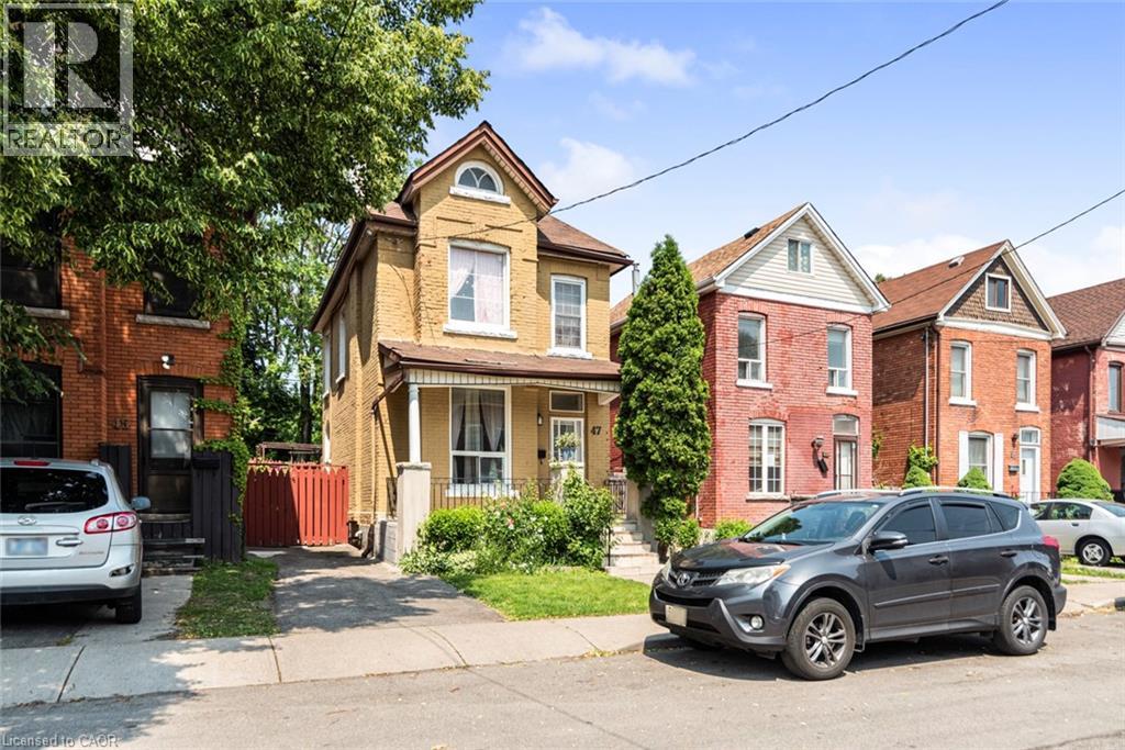47 Clyde St, Hamilton, ON L8L 5R5