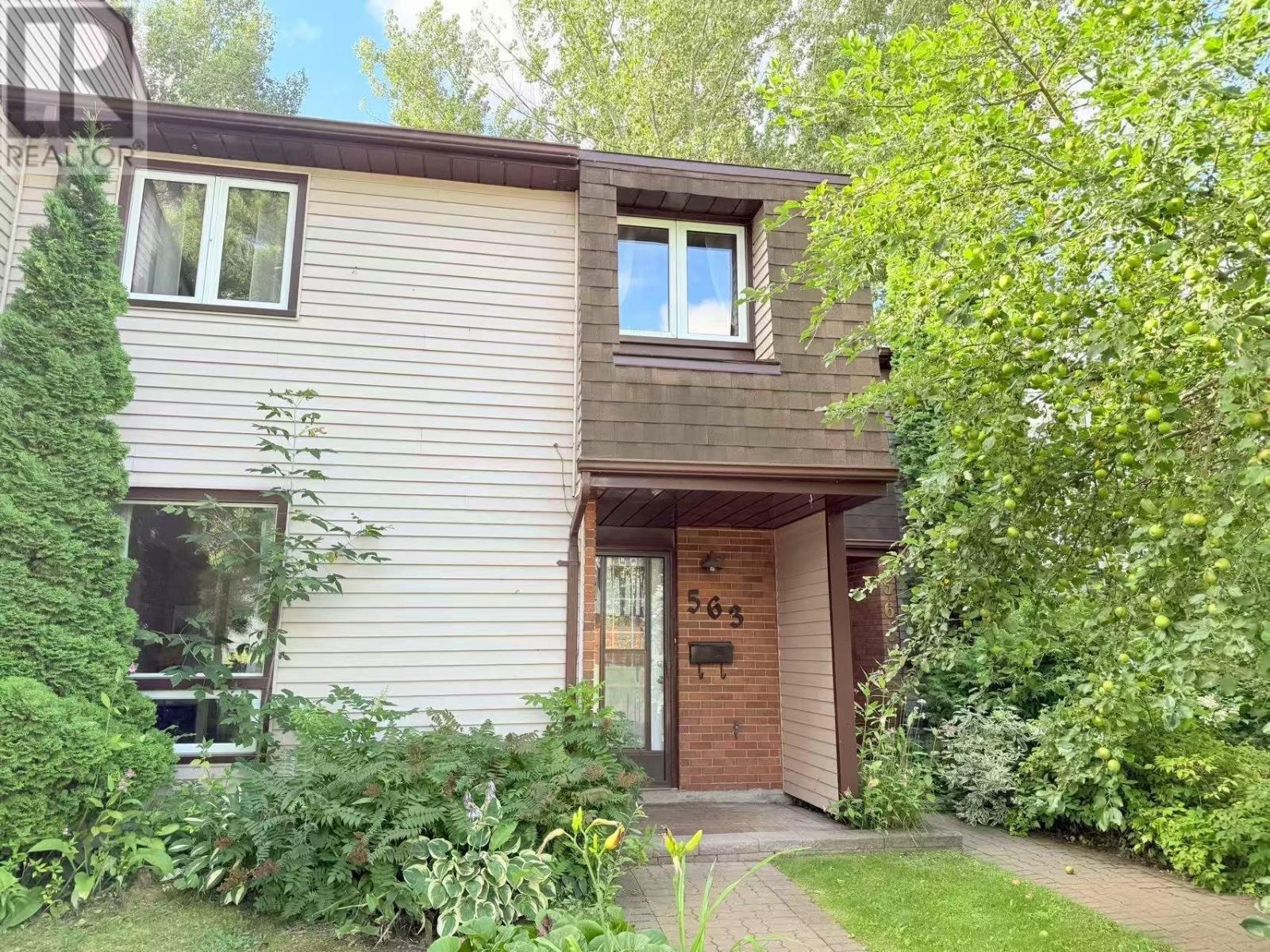 563 Pasteur Rd, Thunder Bay, ON P7B 5V9