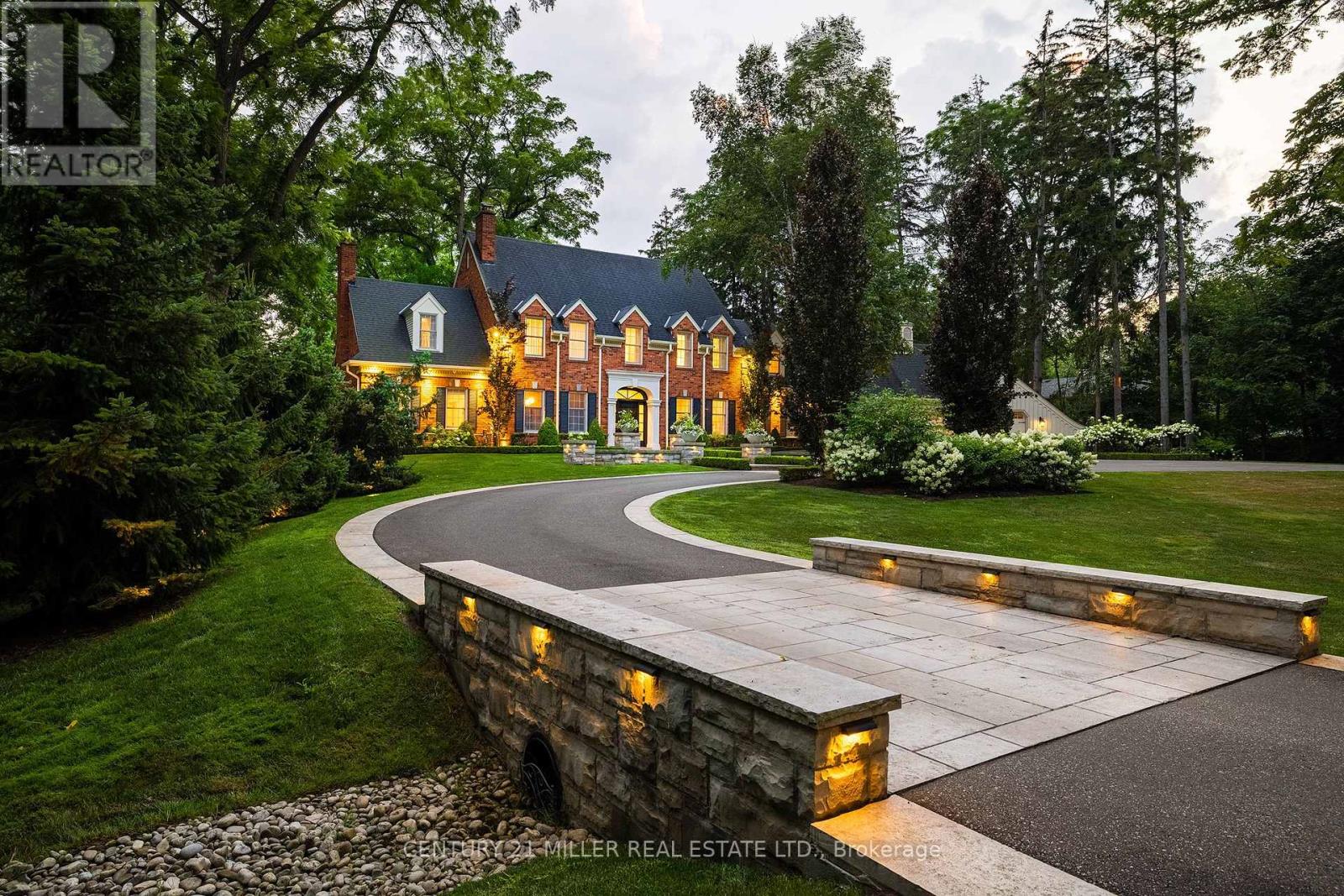 140 Chartwell Rd, Oakville, ON L6J 3Z6