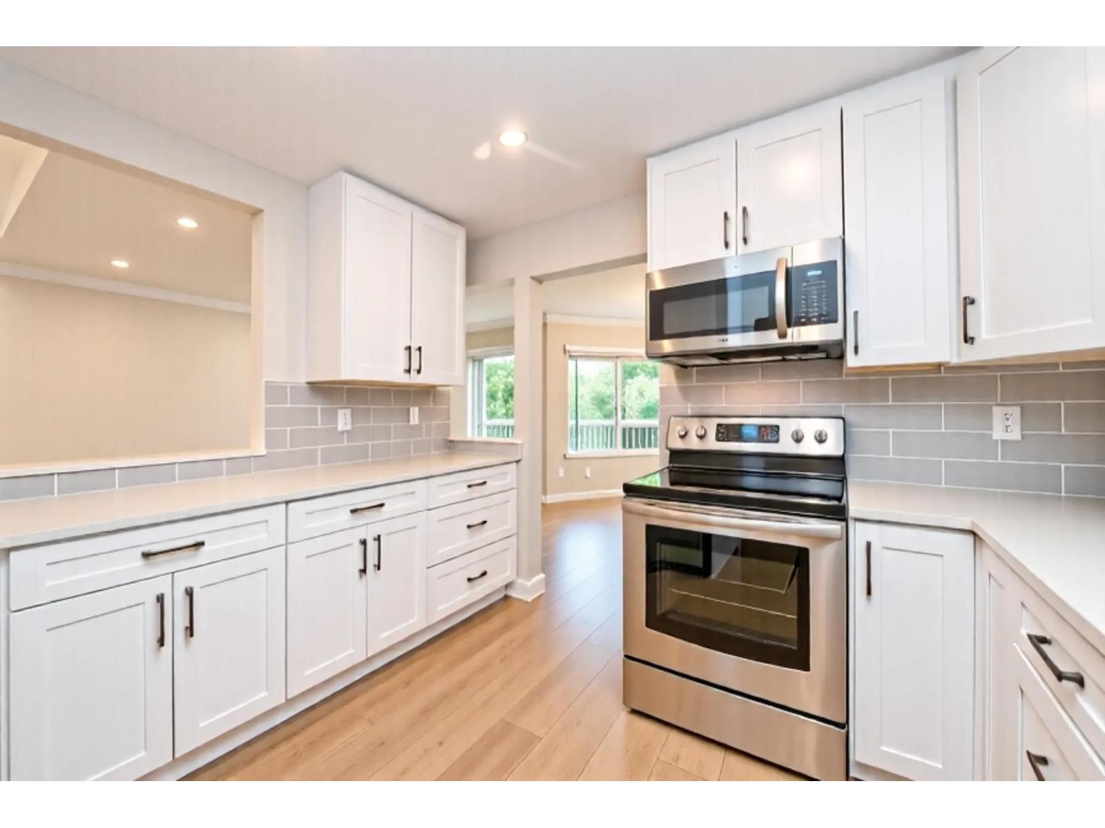 33401 Mayfair Avenue Unit 304, Abbotsford, BC V2S 6Z2