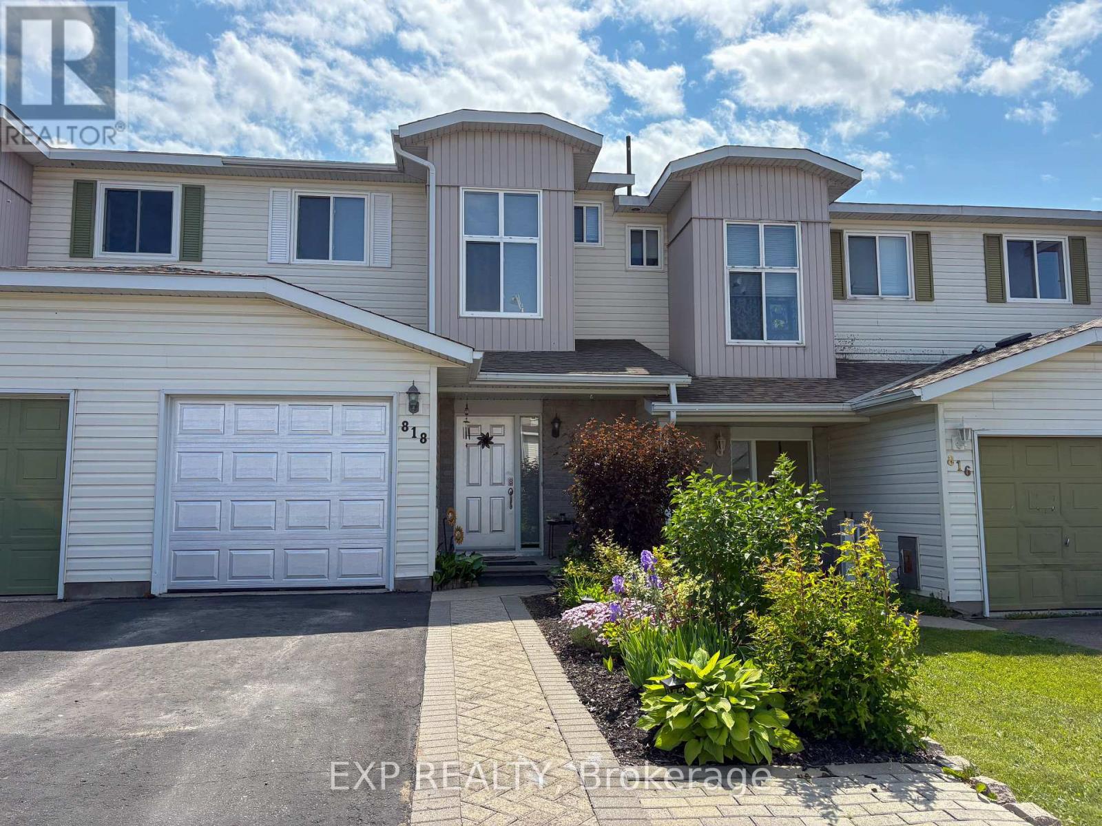 818 Eighth St, Renfrew, ON K7V 4K9