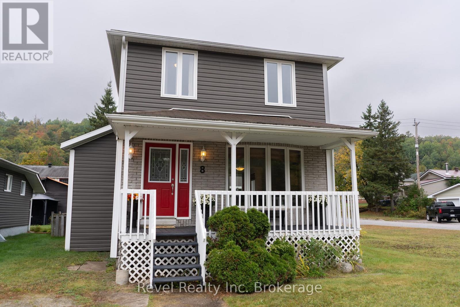 8 Pine St, Unorganized Townships Thorne, ON P0H 2J0