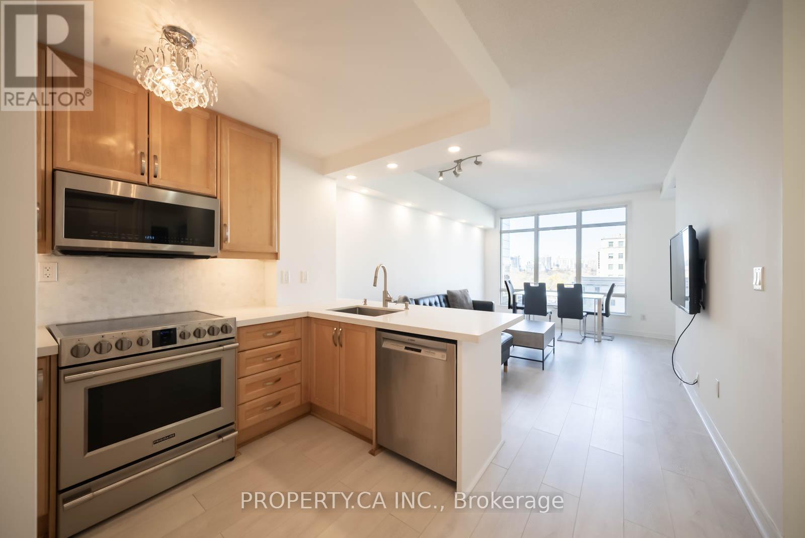 1103 100 Hayden St, Toronto, ON M4Y 3C7