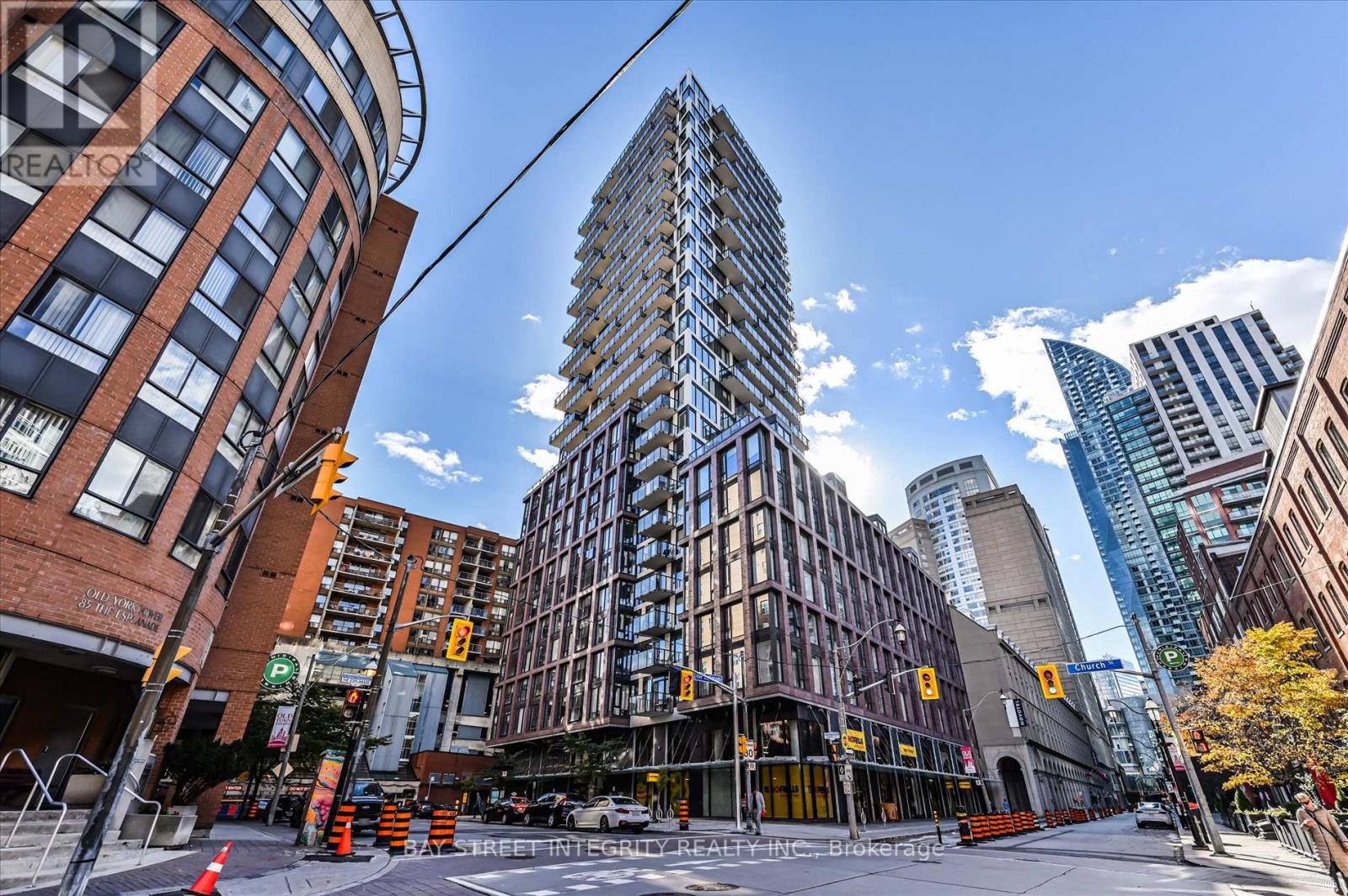 702 2a Church St, Toronto, ON M5E 0E1