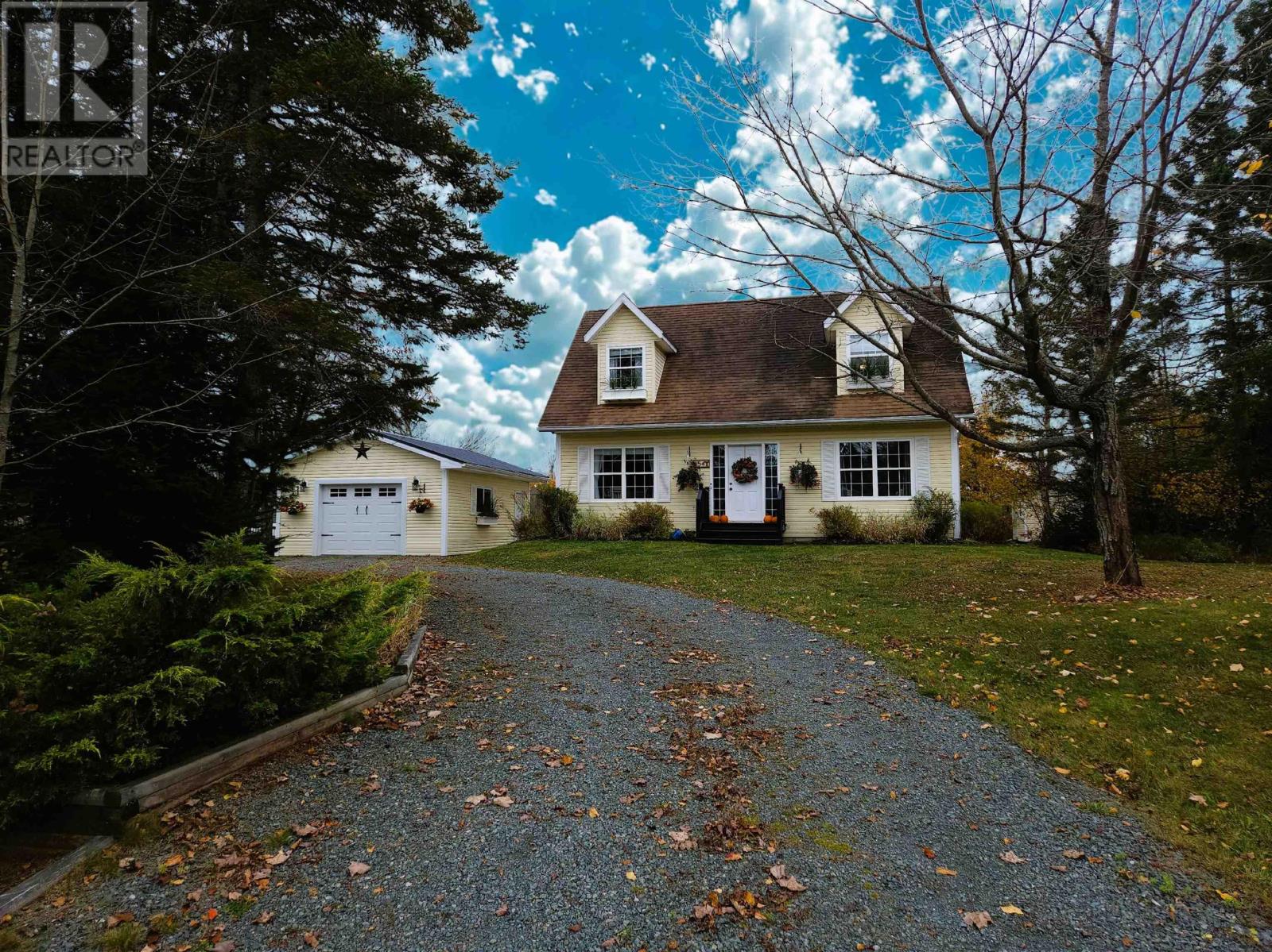 54 Eaton Dr, Valley, NS B6L 3J9