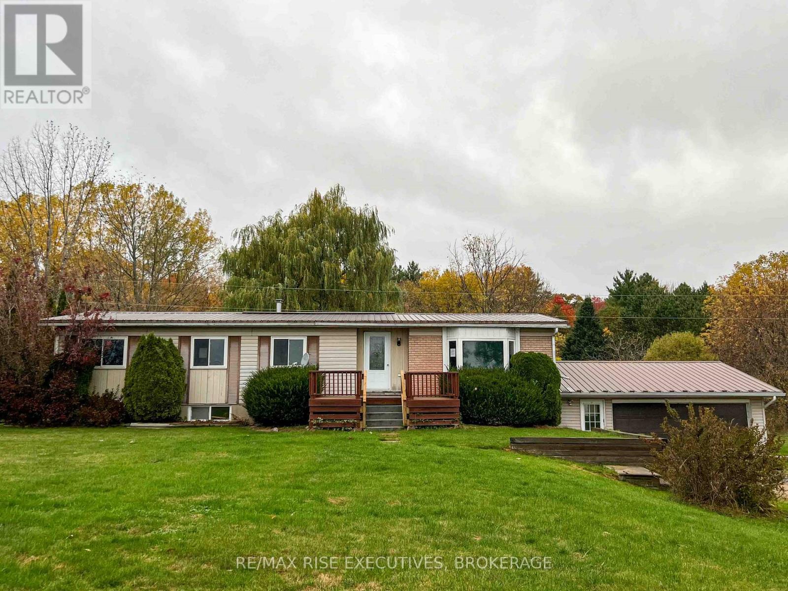 1162 Thousand Islands Pkwy, Front of Yonge, ON K0E 1R0