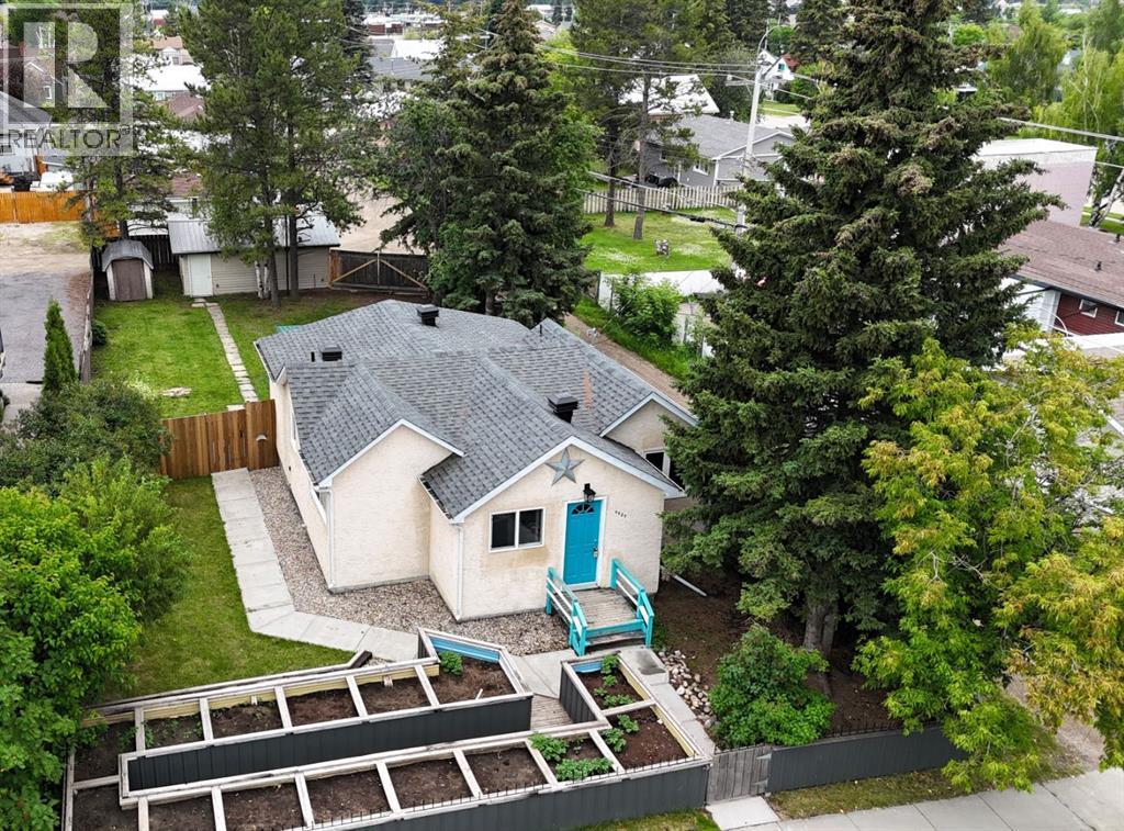 10 Avenue Unit 4927, Edson, AB T7E 1E6