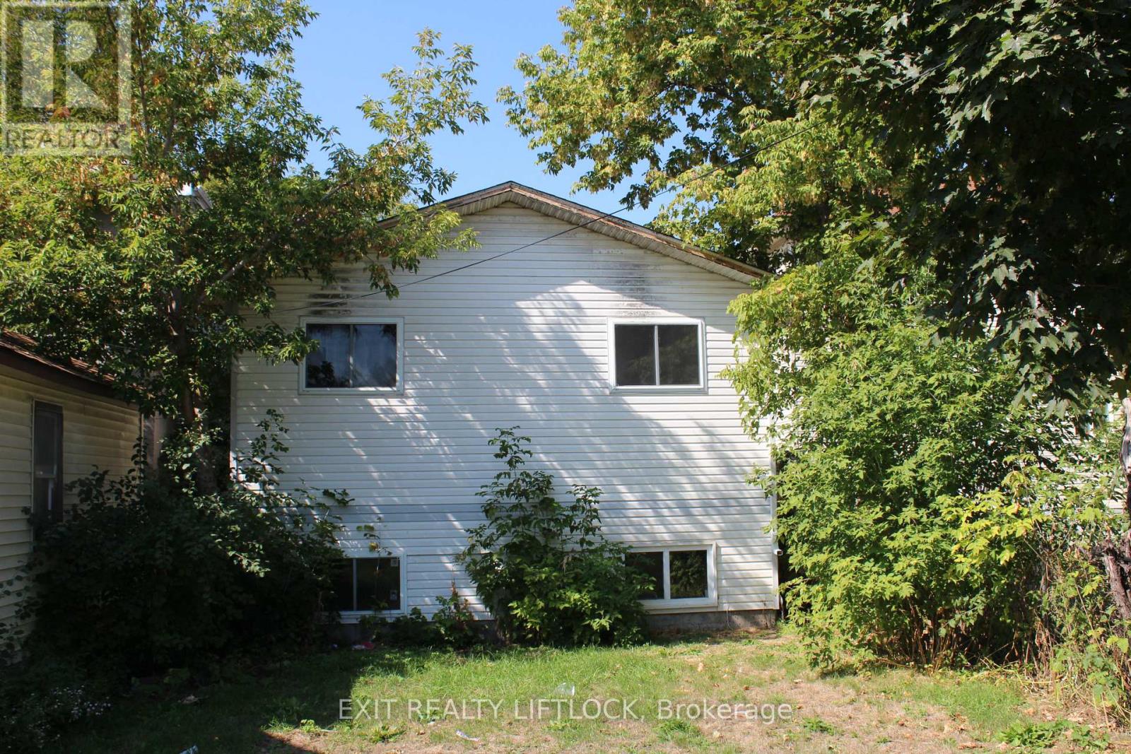 166 Stewart St Ward 3 St, Peterborough, ON K9J 3M5