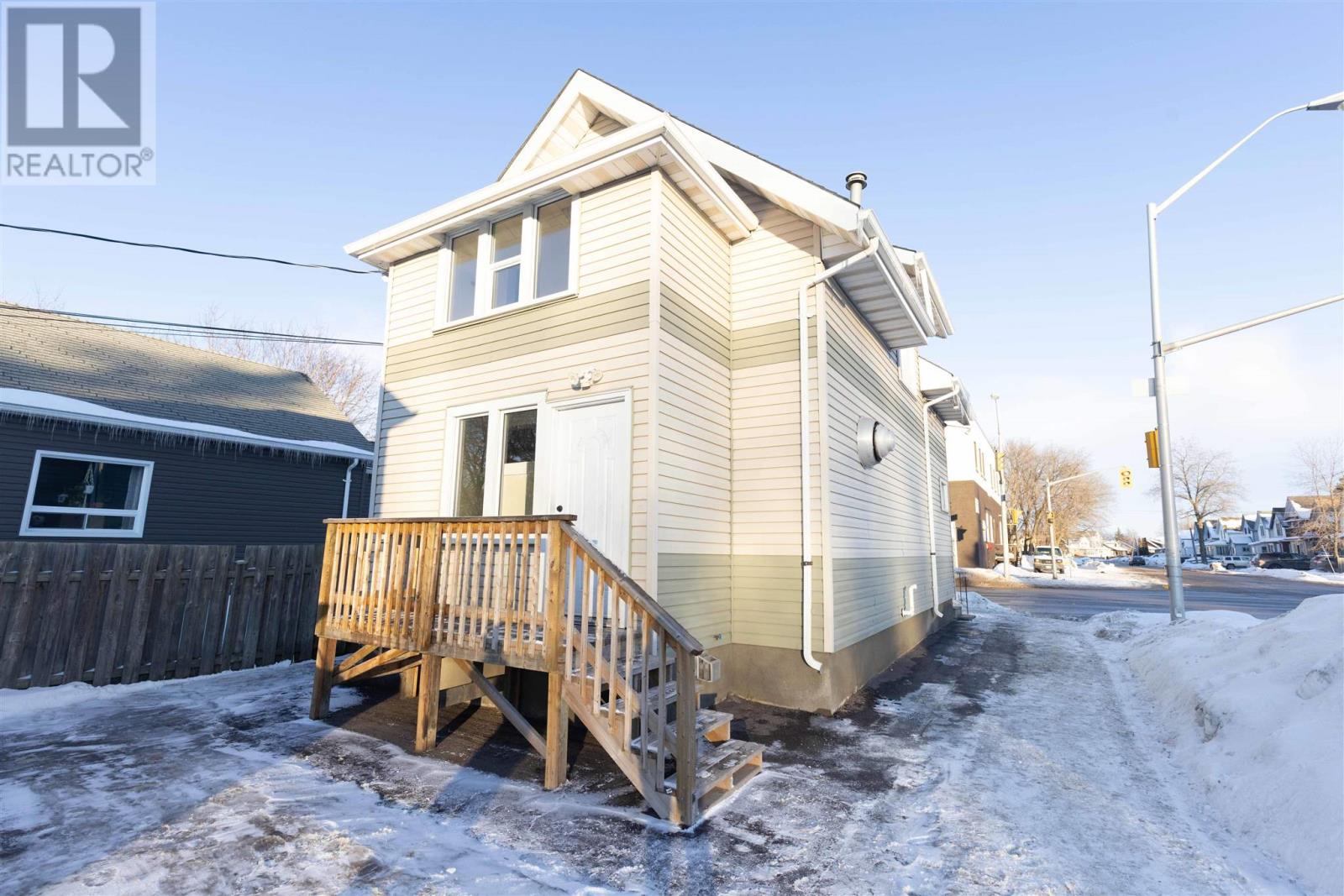401 May St N, Thunder Bay, ON P7C 3R4