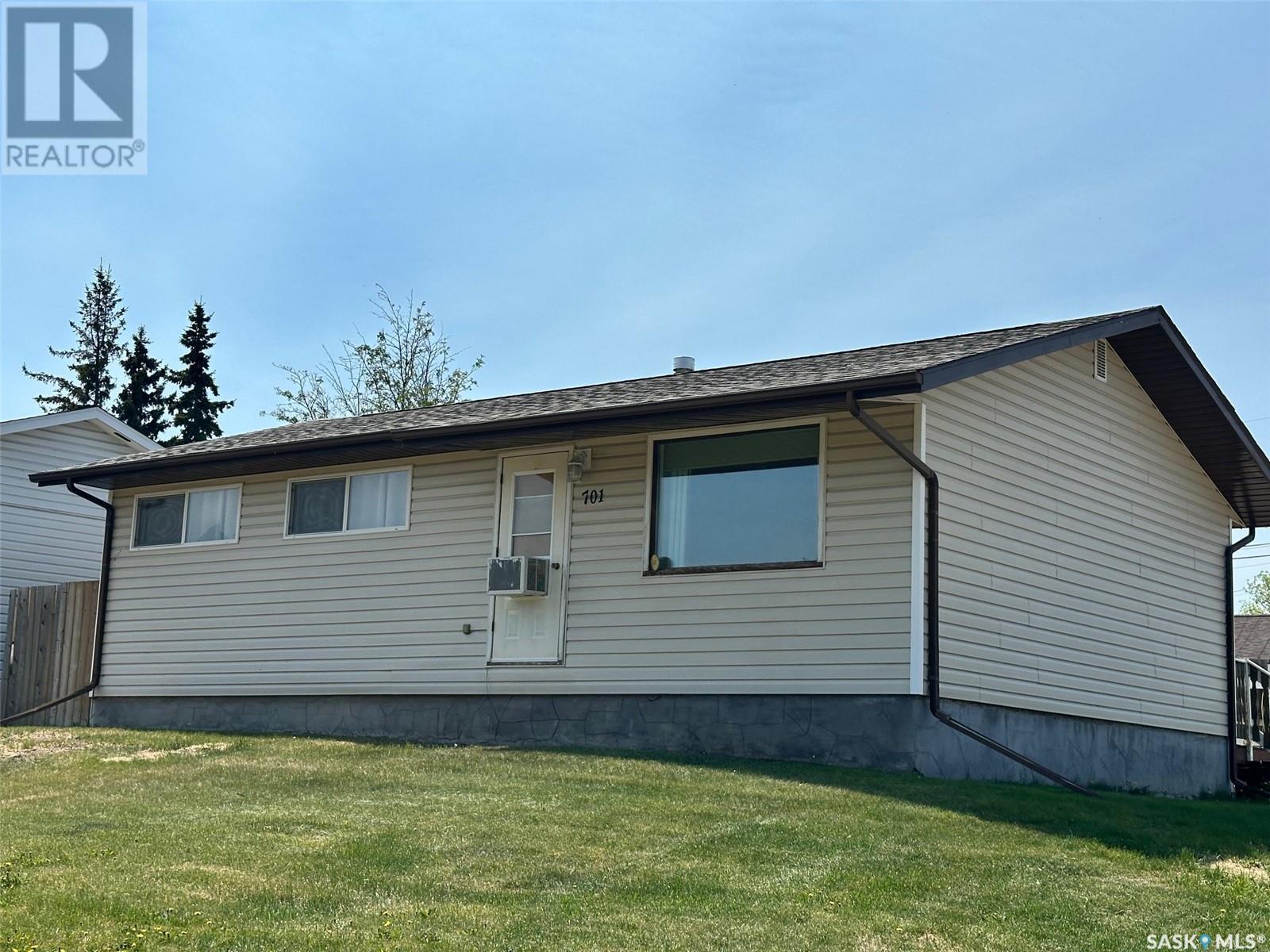 701 Donald St, Hudson Bay, SK S0E 0Y0