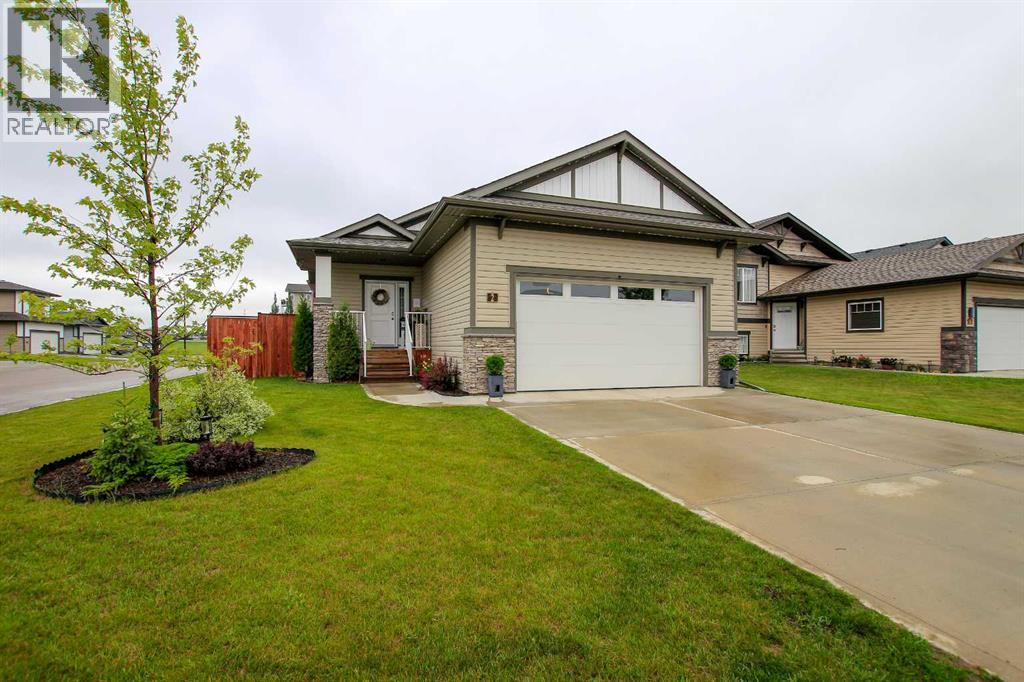 2 Cross St, Lacombe, AB T4L 0J4