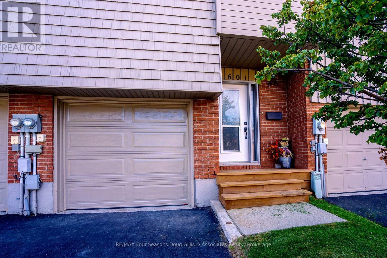 601 Tenth St, Collingwood, ON L9Y 4K6