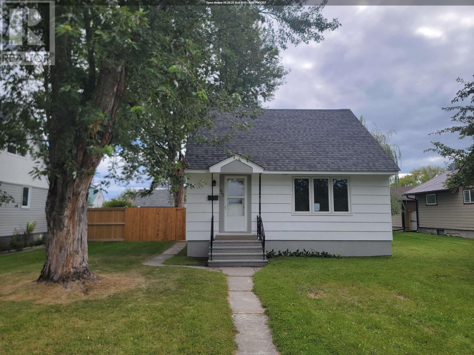 613 Third St W, Fort Frances, ON P9A 3B3