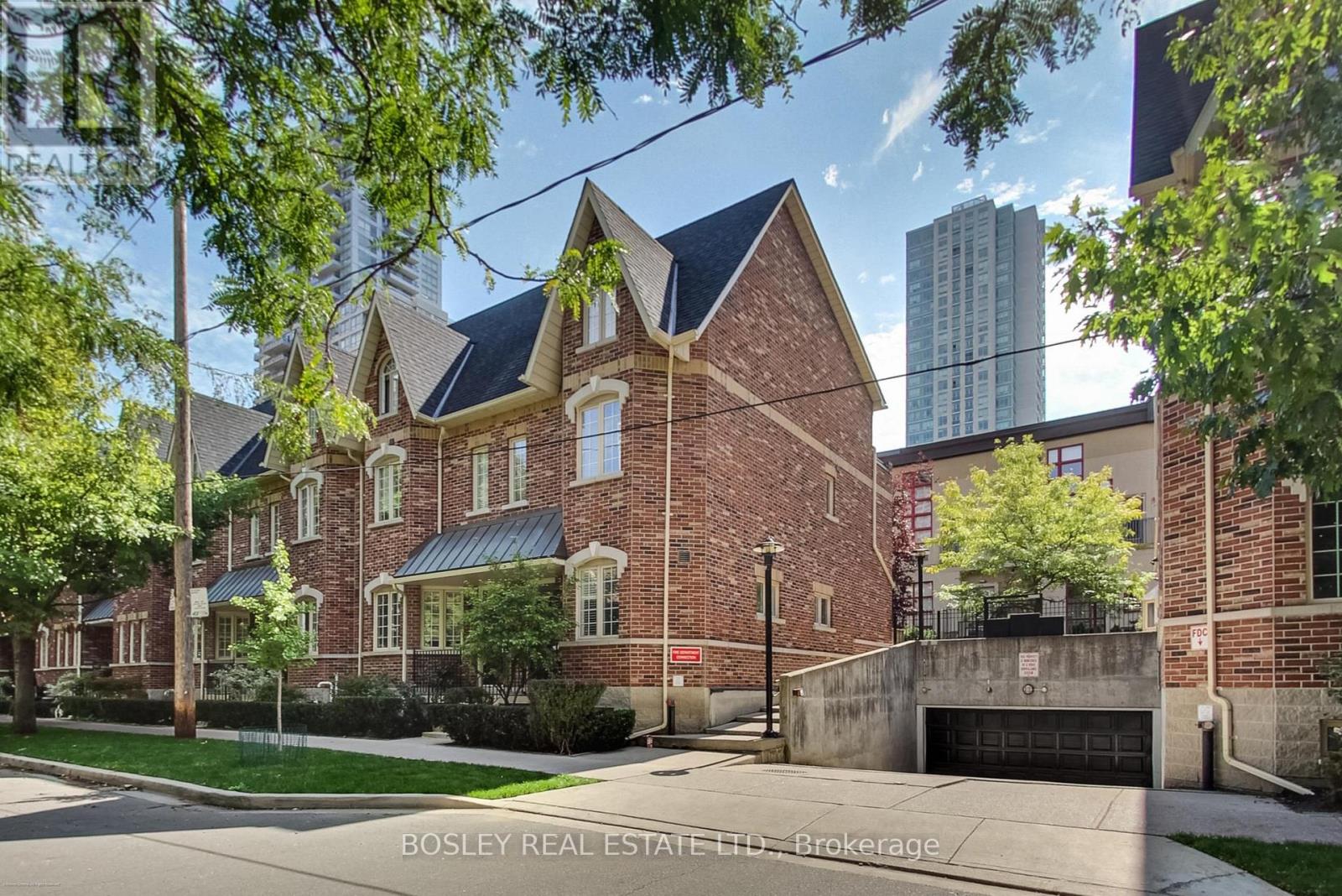 21 Earl St L1 St, Toronto, ON M4Y 3C8