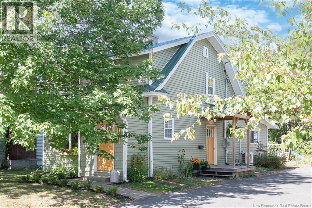 151 Miles St, Fredericton, NB E3A 3J5