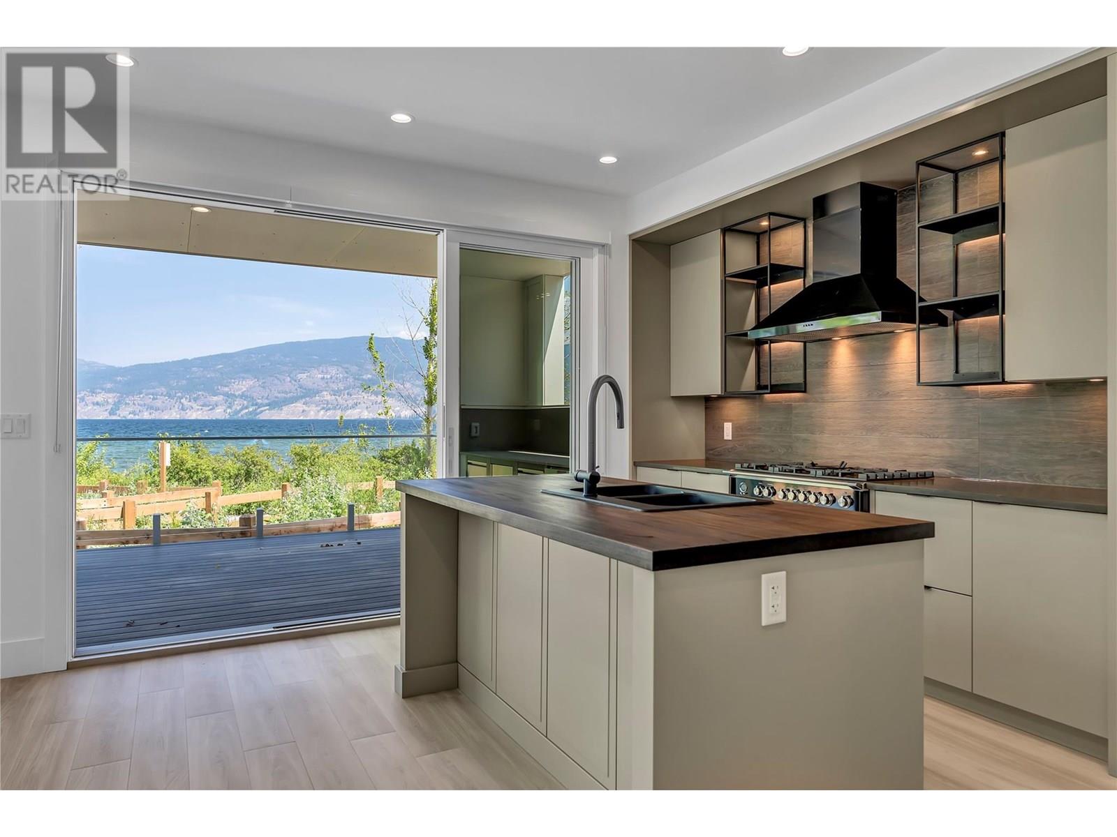3190 Landry Cres, Summerland, BC V0H 1Z9