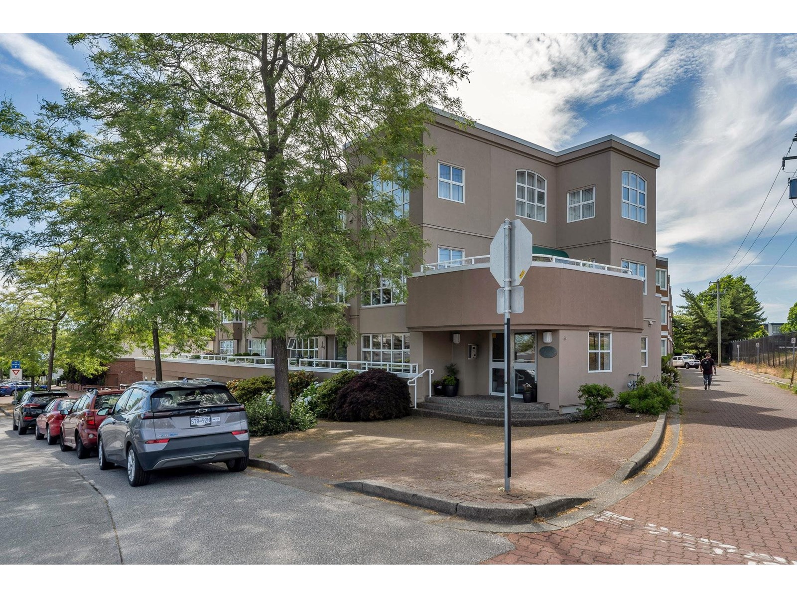 15284 Buena Vista Avenue Unit 202, White Rock, BC V4B 5K5