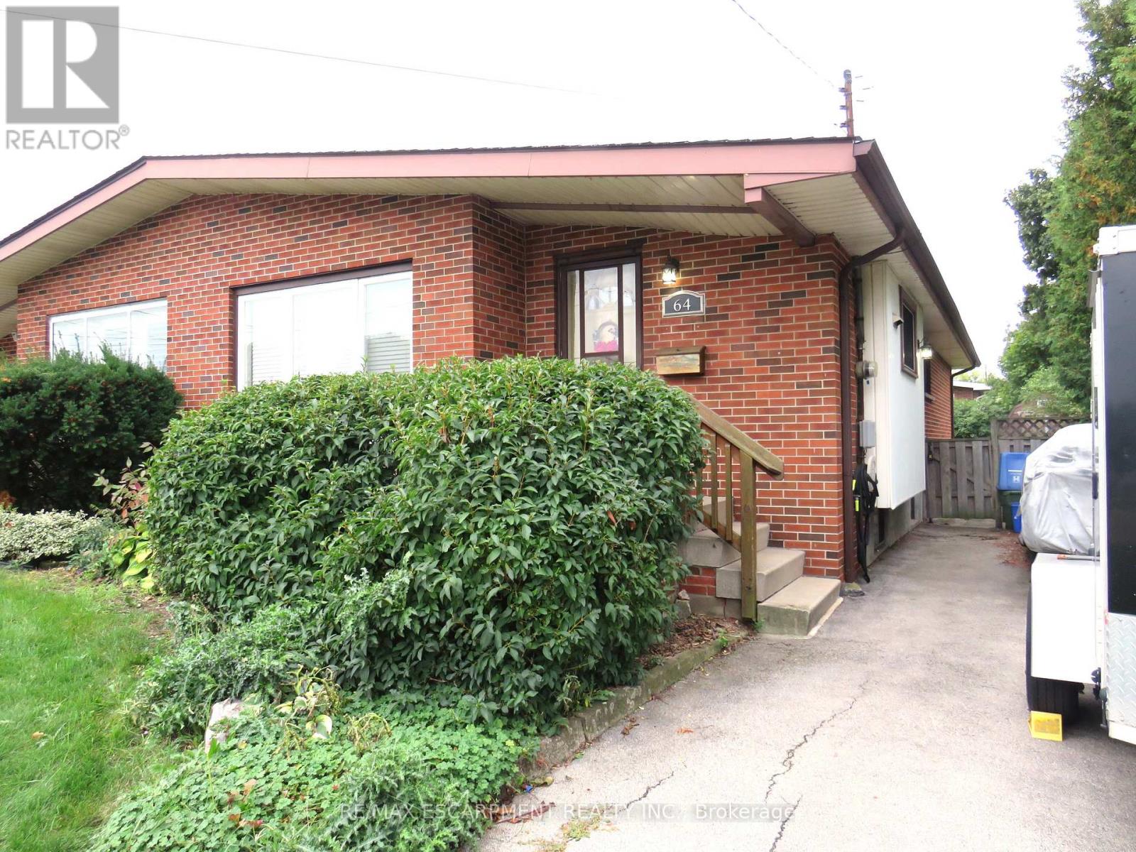 64 Luscombe St, Hamilton, ON L9A 2J8