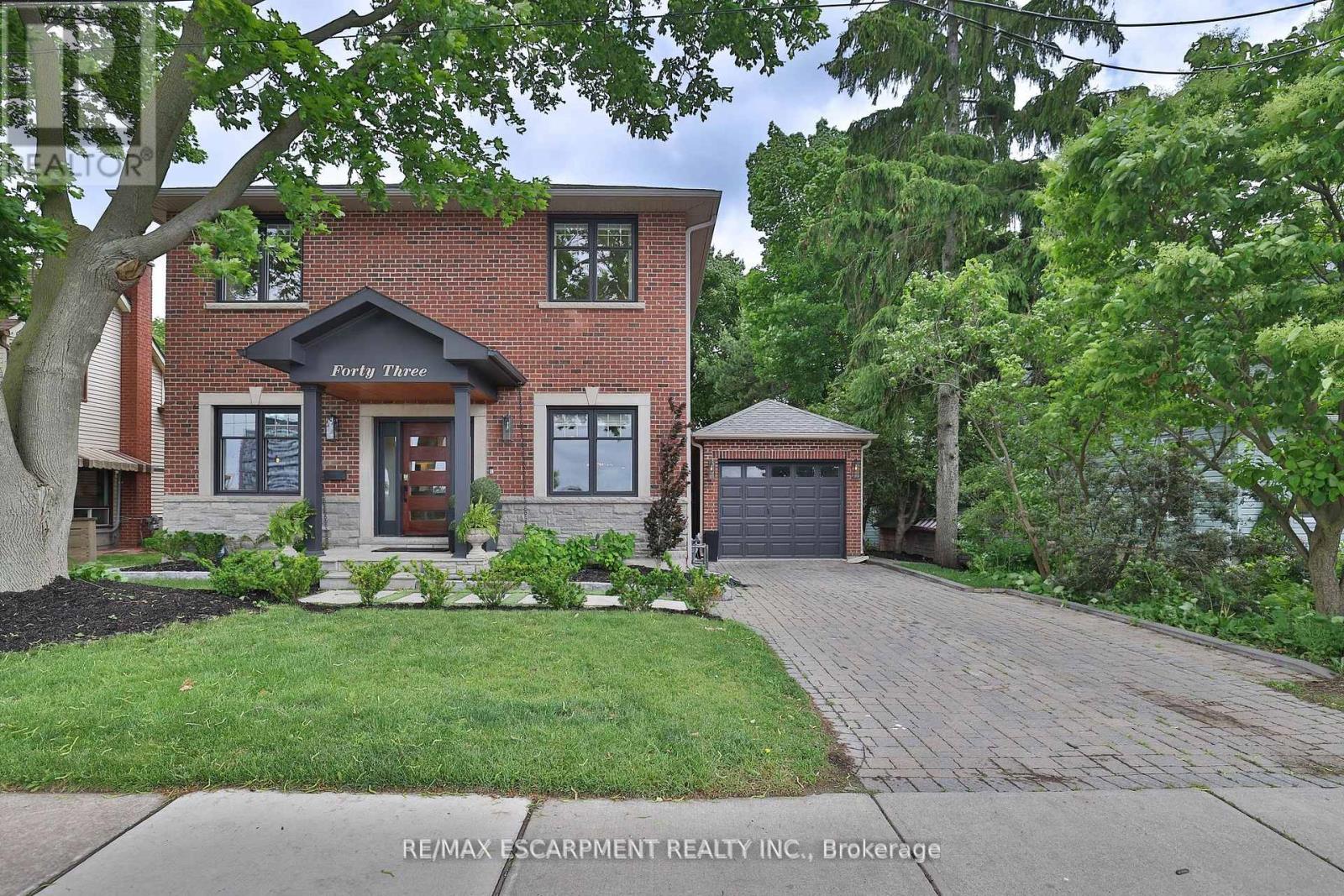 43 Mississauga Rd S, Mississauga, ON L5H 2H3