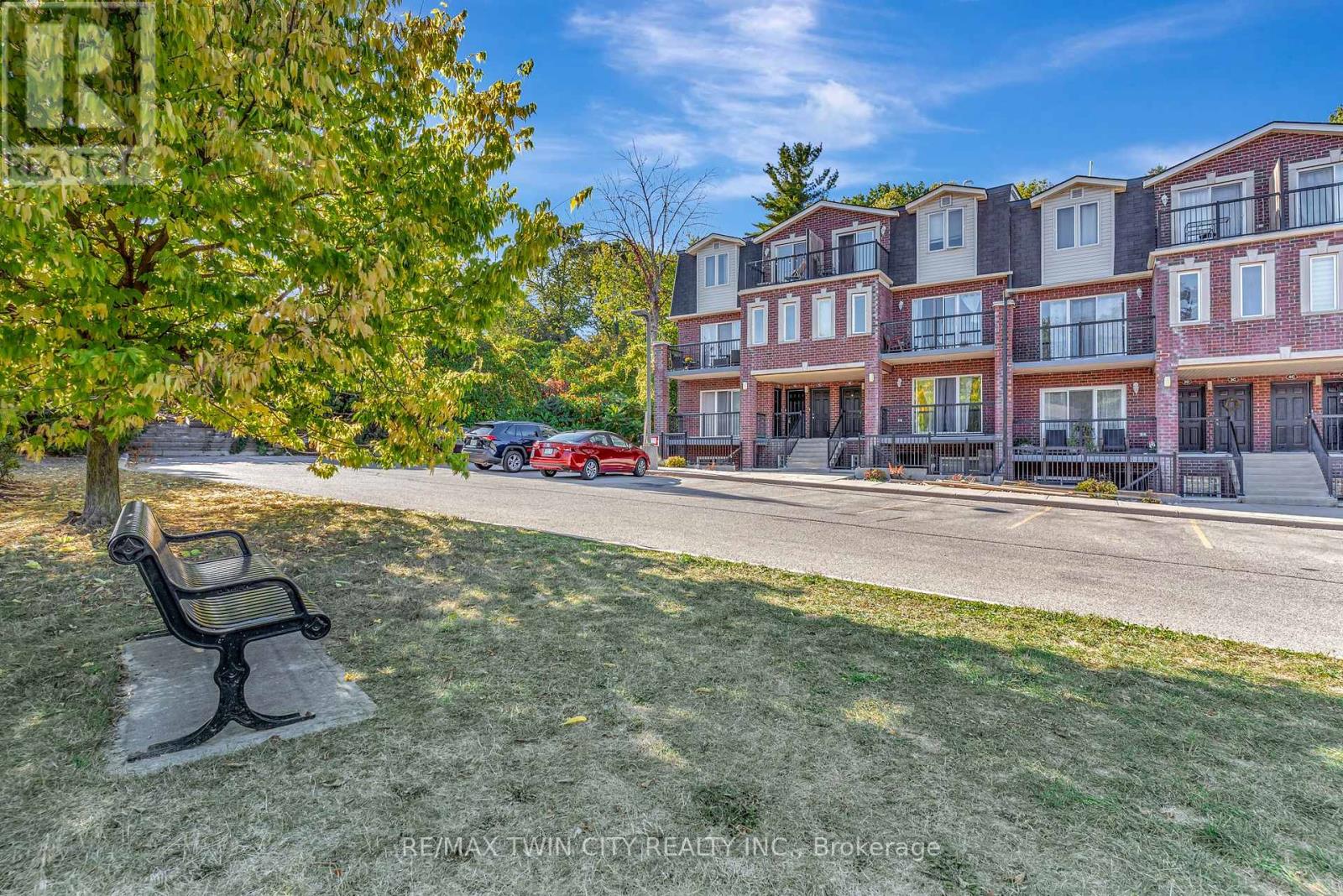 1 Unit 45 Cedarhill Cres #d, Kitchener, ON N2E 0A2