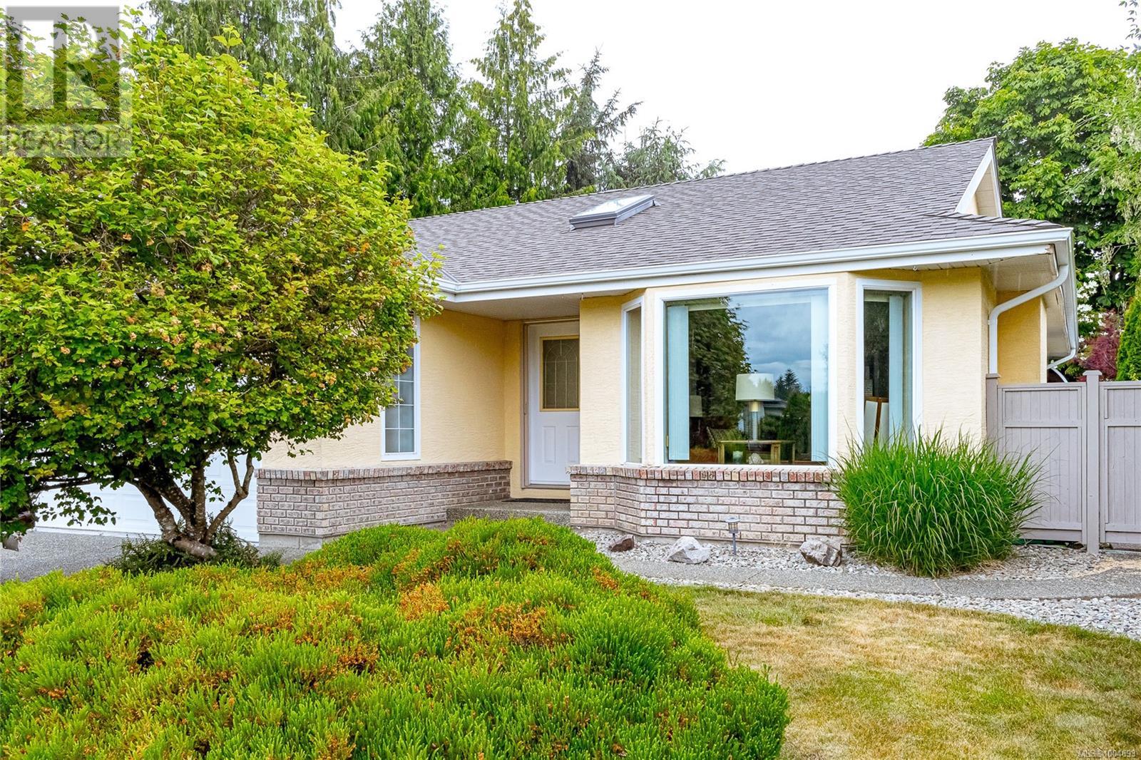 1163 Wellington Dr, Qualicum Beach, BC V9K 2H6