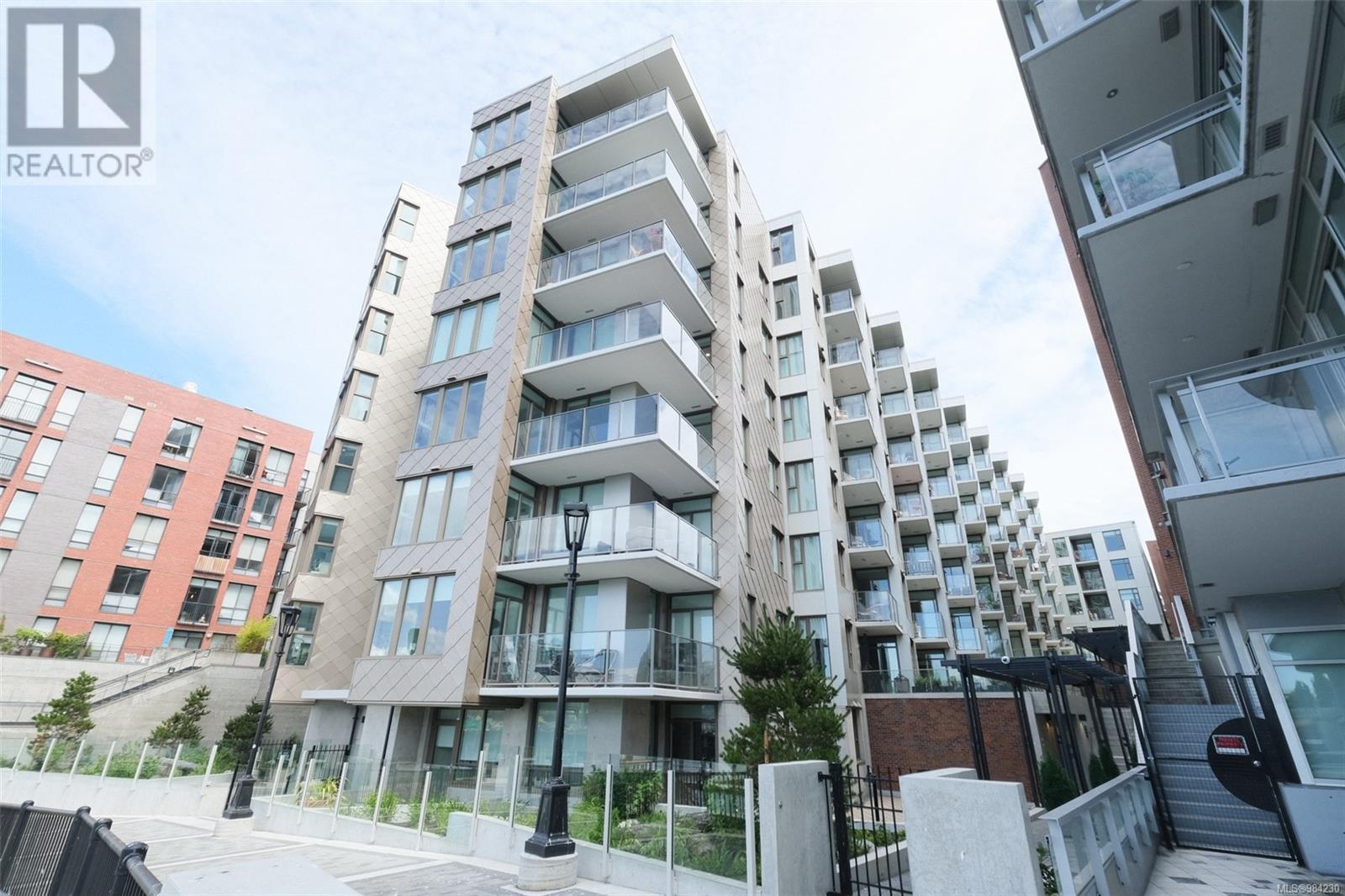 1628 Store St Unit 300 St, Victoria, BC V8W 0H1