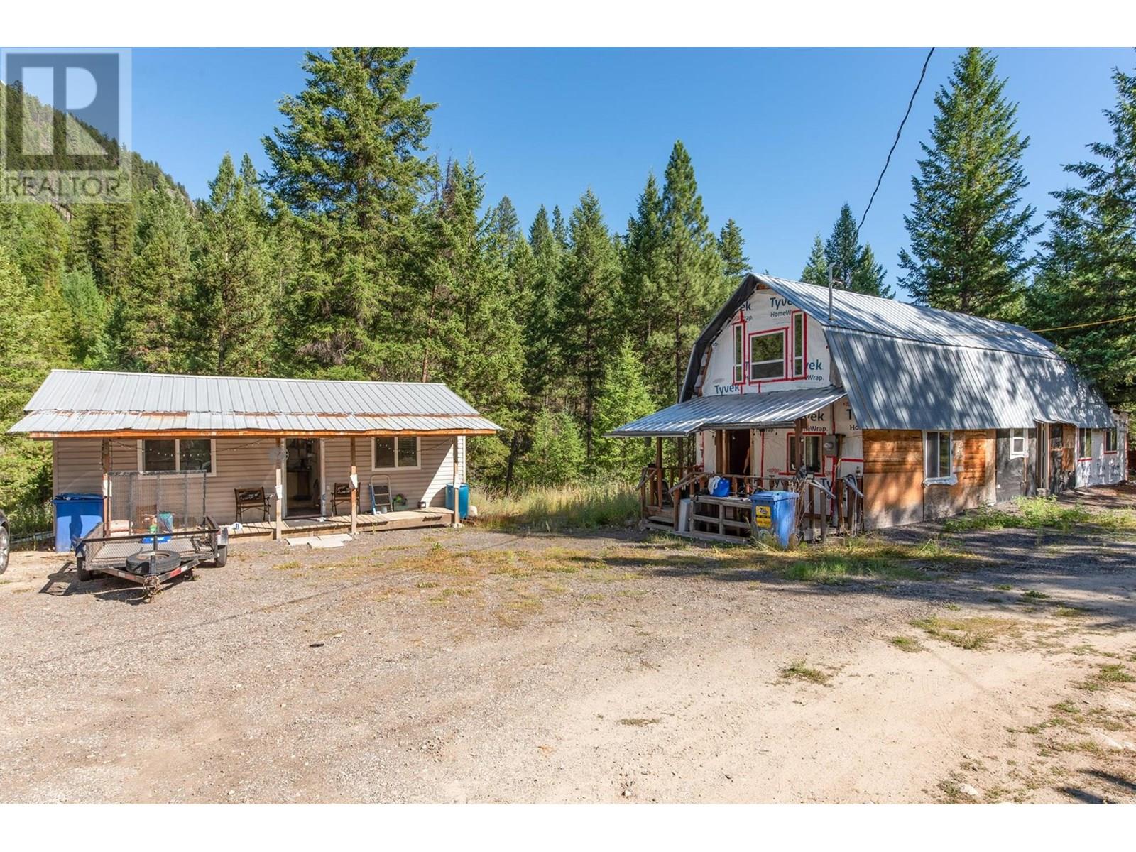 60 Smoker Rd, Carmi, BC V0H 1A0