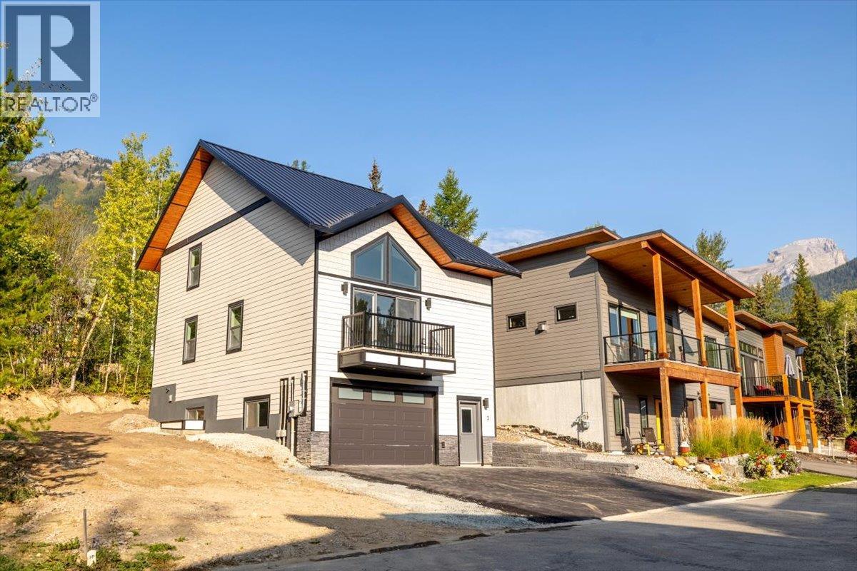 3 Alpine Trail Pl, Fernie, BC V0B 1M5