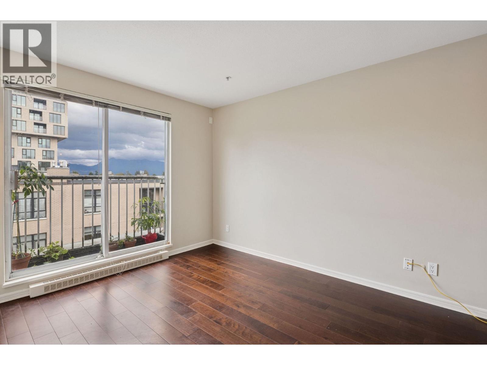 3727 W 10th Avenue Unit 311, Vancouver, BC V6R 2G5