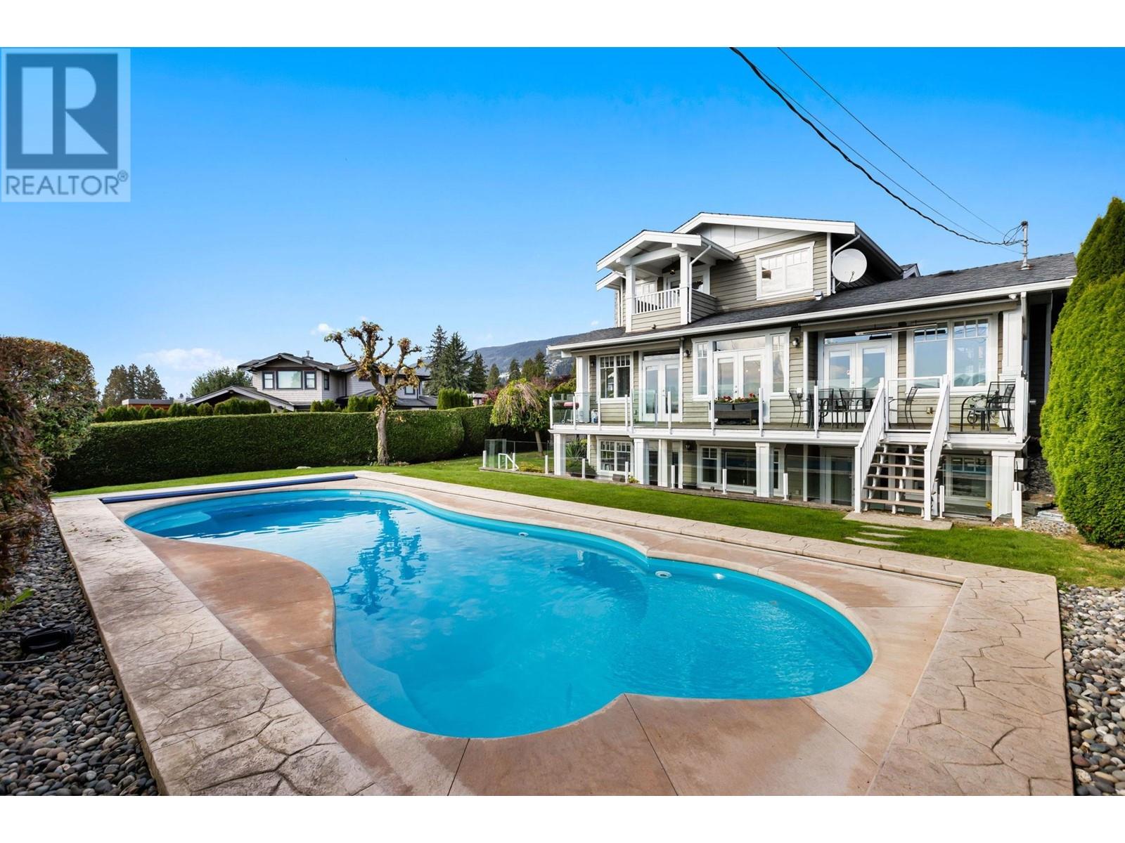 1197 Fulton Ave, West Vancouver, BC V7T 1N4
