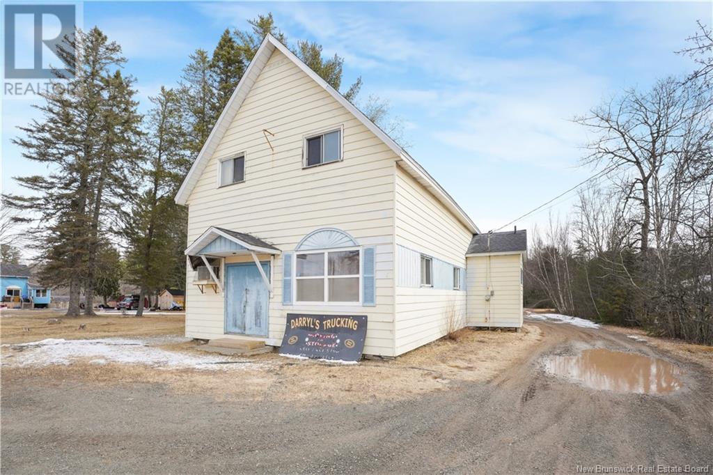 764 Pleasant Dr, Minto, NB E4B 2V1