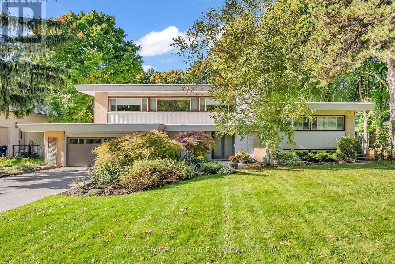 8 Silverdale Cres, Toronto Parkwoods-donalda, ON M3A 3H1