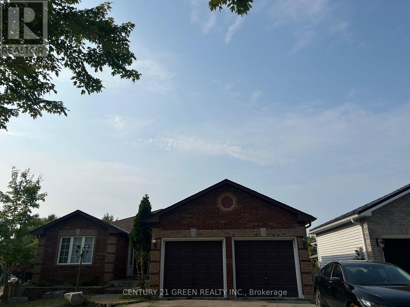 141 Columbia Rd, Barrie, ON L4N 8E3