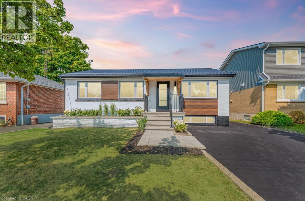 48 Ferrara St, Hamilton, ON L8T 4C4