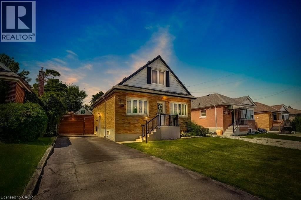 662 Upper Sherman Ave, Hamilton, ON L8V 3M5